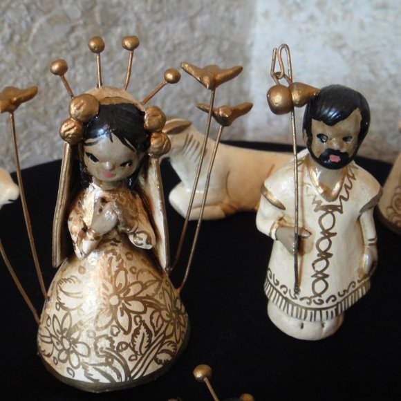 Nativity Set - Picture 2 of 11